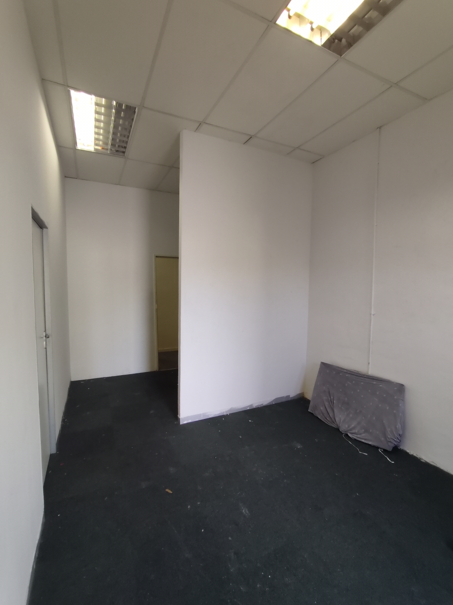 To Let Commercial Property for Rent in Klipdam Western Cape